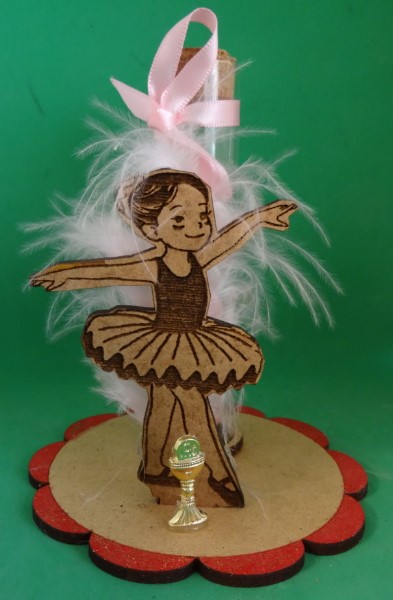../Images/ballotin danseuse eprouvette calice.jpg